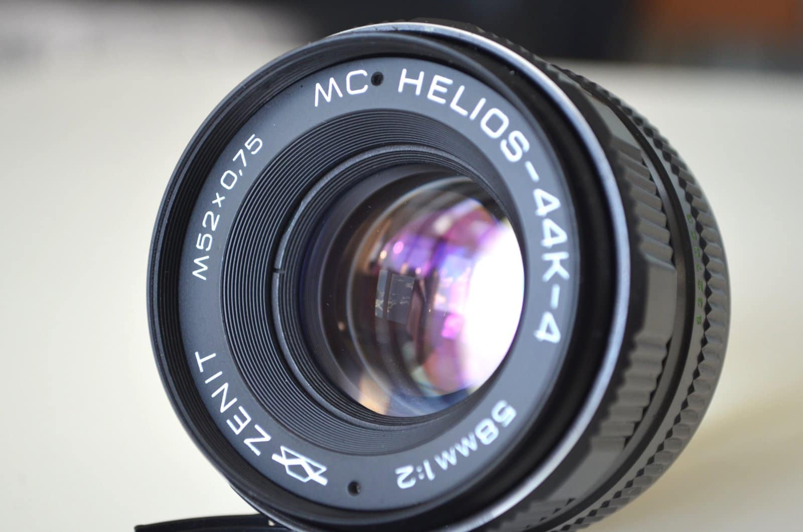 HELIOS MC 44M-4 58mm f2 ロシア MC Helios 44K-4 58mm F2 – 有名なロシアぐるぐるボケレンズの