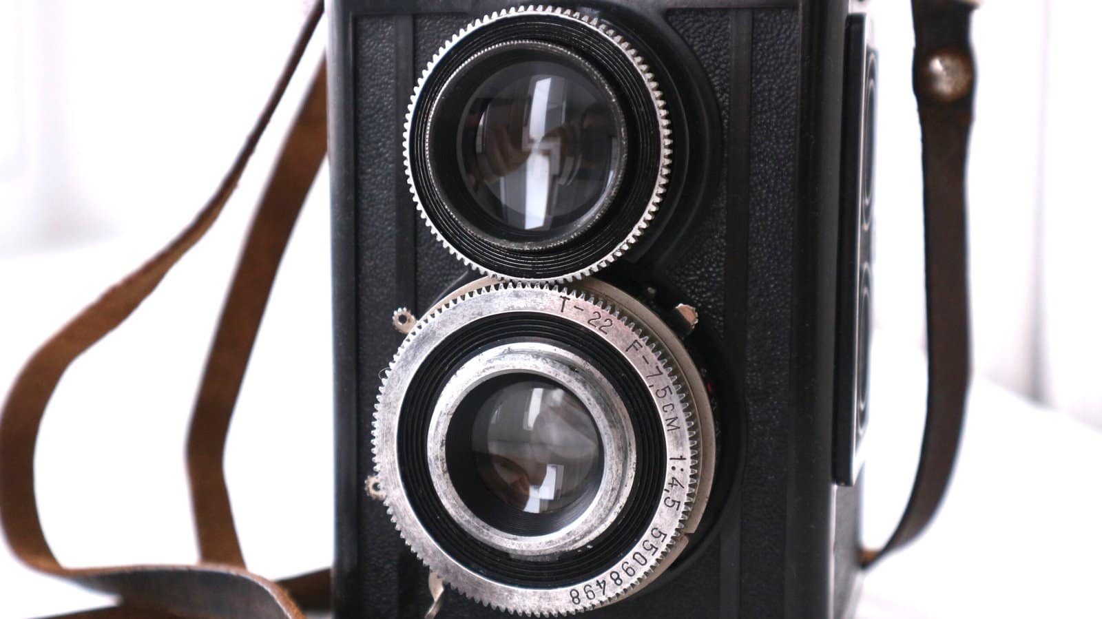 Lubitel Soviet TLR Camera Medium Format 6x6 S/N: 55098498 - Image 2