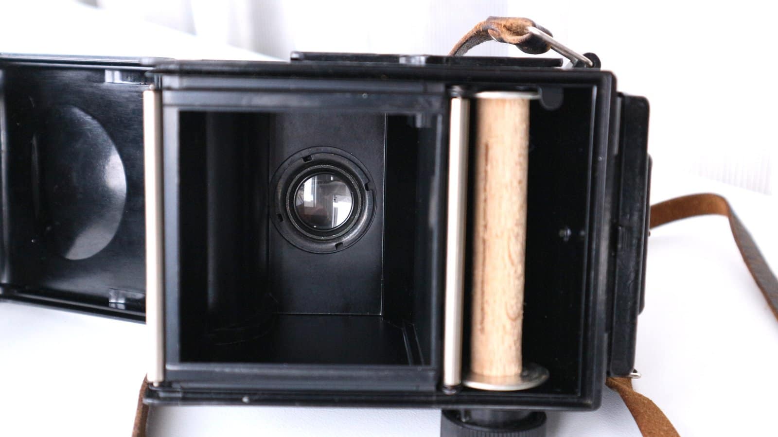 Lubitel Soviet TLR Camera Medium Format 6x6 S/N: 55098498 - Image 8
