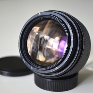 MC Jupiter 9 85mm f/2 LZOS SLR lens M42 S/N 8300312