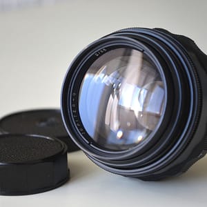 JUPITER 9 85mm f/2 LZOS SLR lens M42 s/n 8204203
