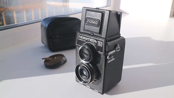 LUBITEL 166 universal LOMO TLR Camera Medium Format 6x6. S/N: 90017594