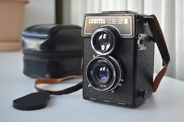 LUBITEL 166 B LOMO TLR Camera Medium Format 6x6. S/N: 81703442