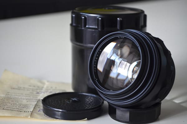 Jupiter 9 85mm f/2 LZOS SLR lens M42 s/n 8203352