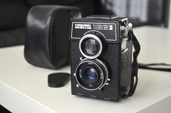 Lubitel 166 B LOMO TLR Camera Medium Format 6x6. S/N: 89016105