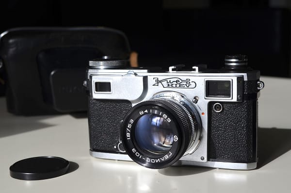 Kiev 4AM 35mm RF camera with Helios 103 1.8/53mm lens s/n 8206183