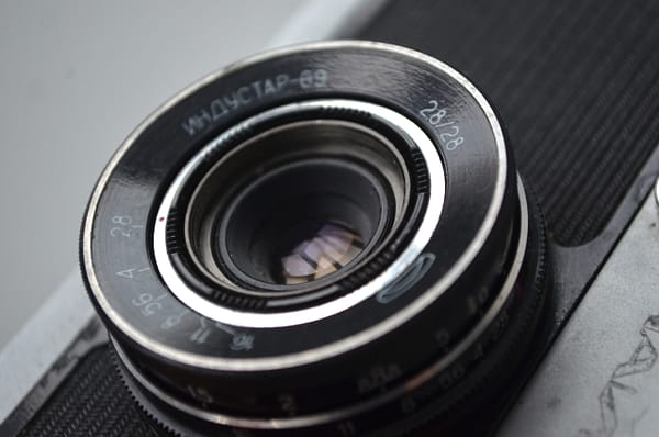 Chaika 2 Soviet Film Half-frame Camera 35mm lens Industar-69 S/N 2142502 - Image 2
