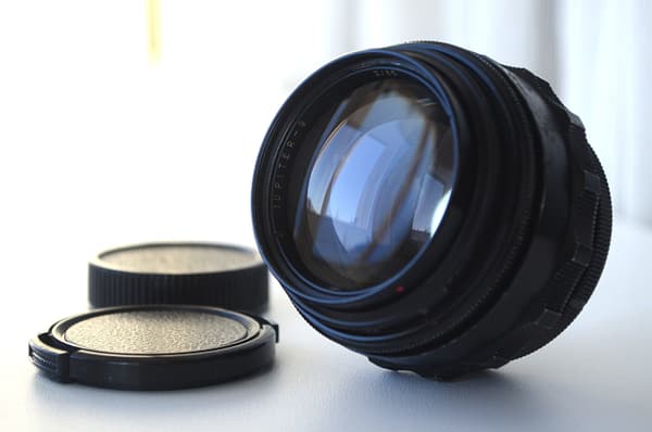 JUPITER 9 85mm f/2 LZOS SLR lens M42 s/n 8300312