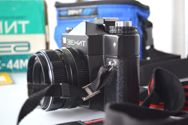 Zenit 12SD (12XP) Soviet 35mm SLR Camera with Helios 44m-4 2/58mm Lens M42 - Image 2