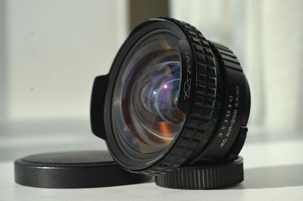 MC MIR 20M wide angle f/3,5 20mm Lens M42 mount s/n 900458
